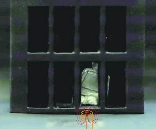 固液转化自如 机器人能“穿笼”
