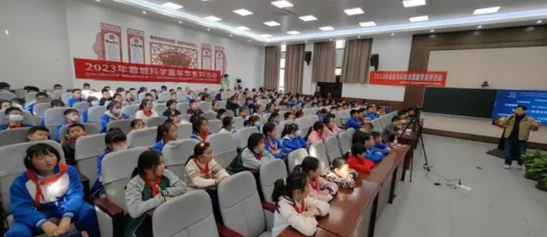 “科学嘉年华”为中小学生打开AI和机器人技术的大门