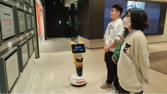 跳出传统应用场景，无人前台能否引领服务机器人新潮流？